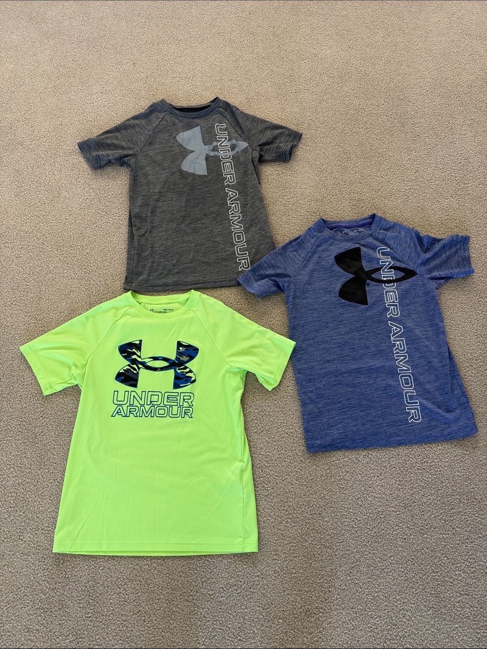 Under Armour boys Short Sleeve Tees - Green, Blue, Gray loose fit med heat gear